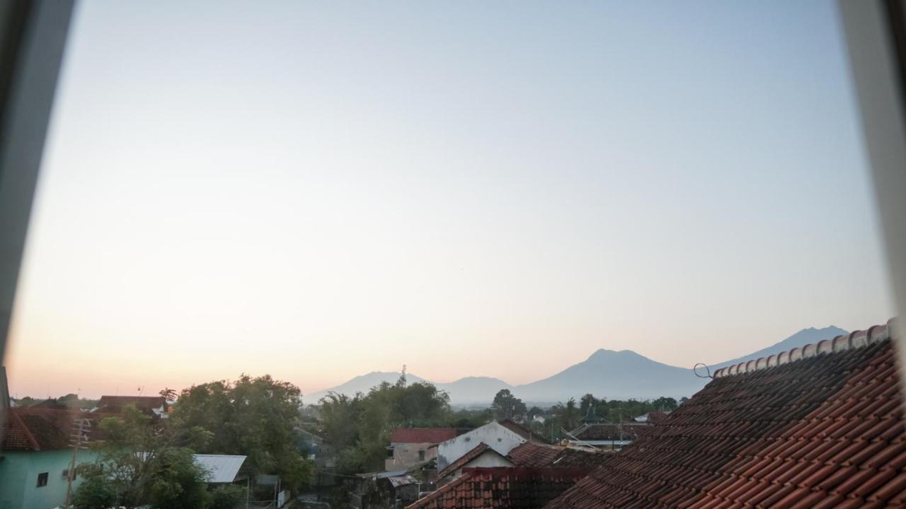 Wangi Homestay Banyuwangi  Bagian luar foto
